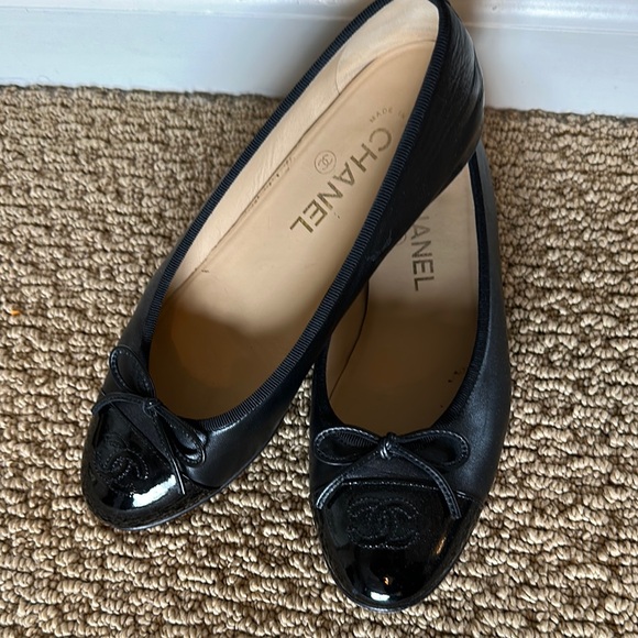 Chanel Black Ballet Flats - Picture 1 of 5